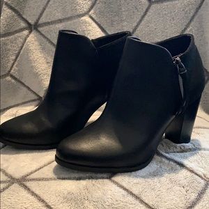 Black Fioni Heeled Boots